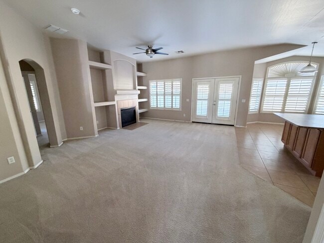 Building Photo - 412 E Jasper Dr