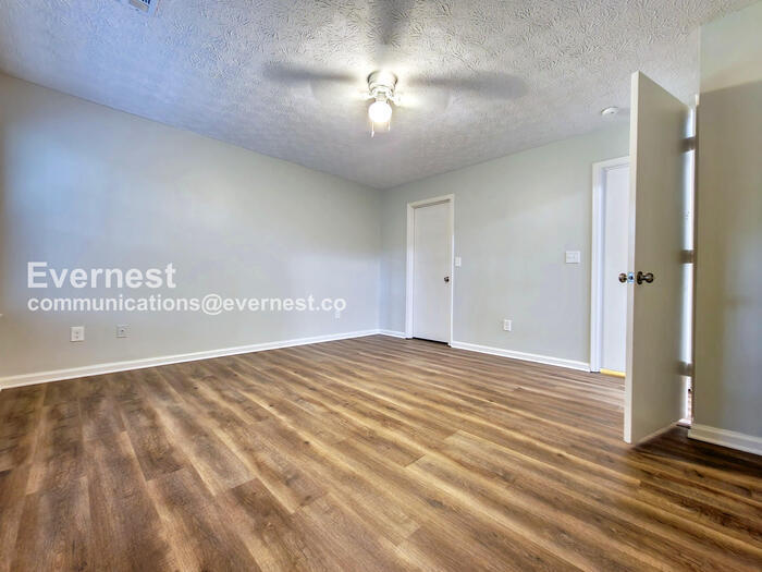 Building Photo - 944 Shiloh Ridge Run NW