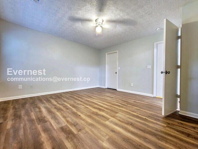 Building Photo - 944 Shiloh Ridge Run NW