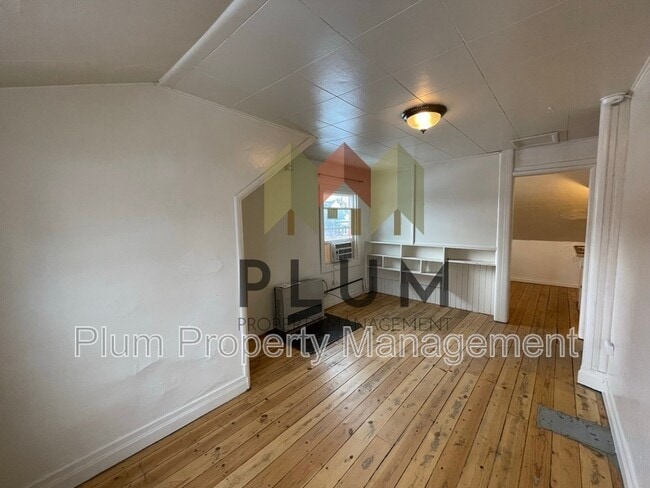 Building Photo - Lease Pending | 807 Bulwer Street