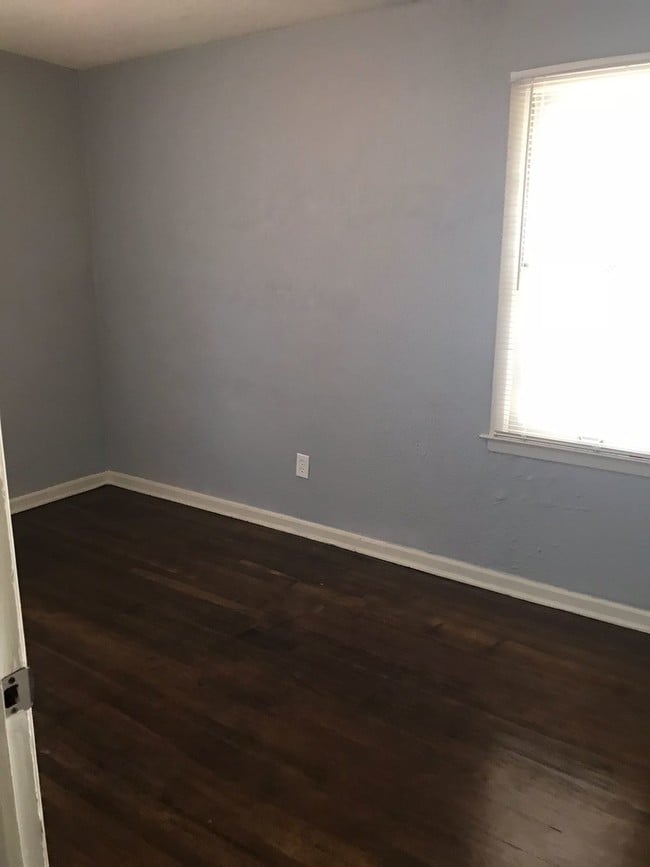 Building Photo - 9094 Braile St