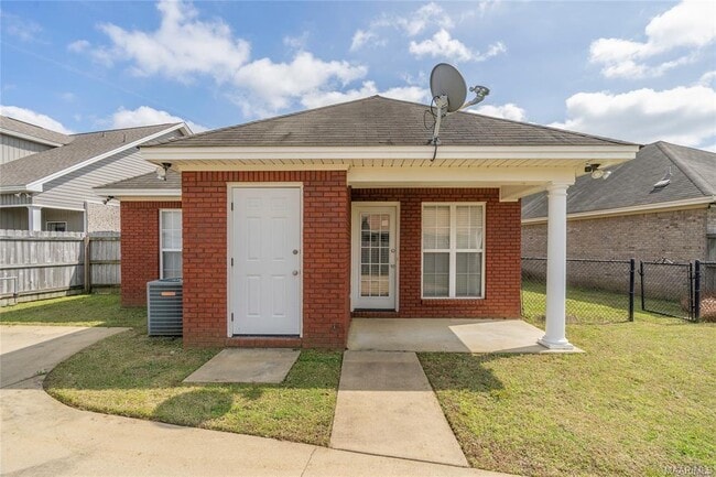 Building Photo - 8725 Lindsey Ln