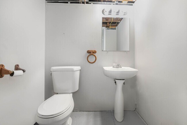 Building Photo - 3 Bedroom 1 Bathroom home in Harrisburg, PA