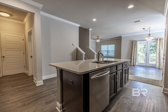 Building Photo - 6867 Spaniel Dr