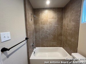 Building Photo - 7034 Lakeview Dr.