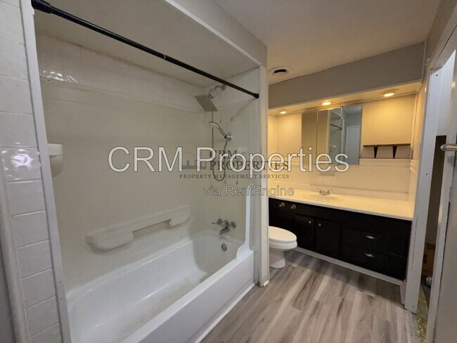 Building Photo - 1010 Chippewa Ln