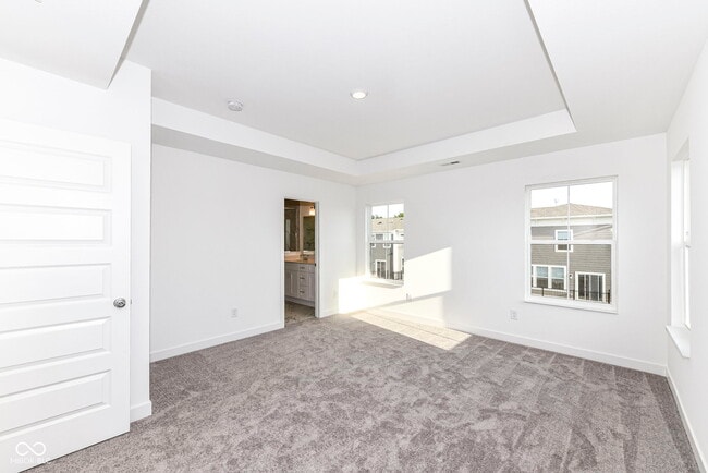 Building Photo - 9312 Clarendon Dr