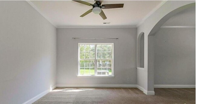 Building Photo - Leah Meadow