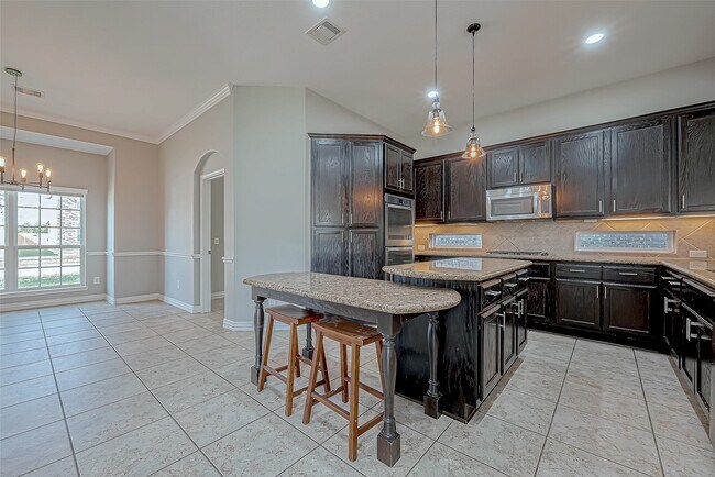 Building Photo - 30806 Academy Trace Dr