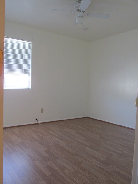 Back Bedroom - 631 N Sartillion Ave