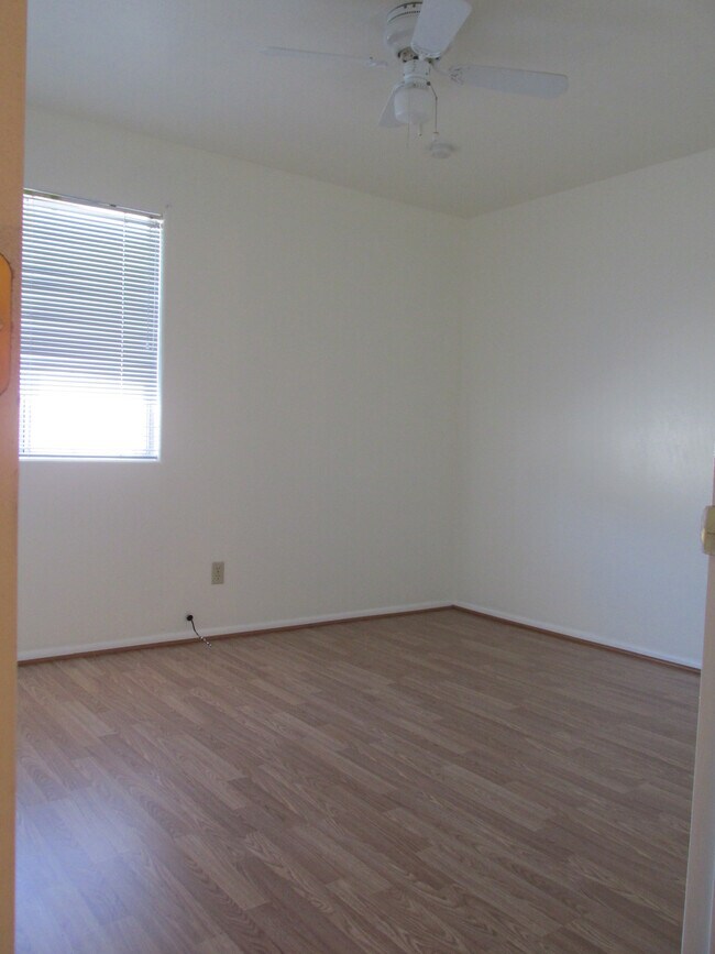 Back Bedroom - 631 N Sartillion Ave