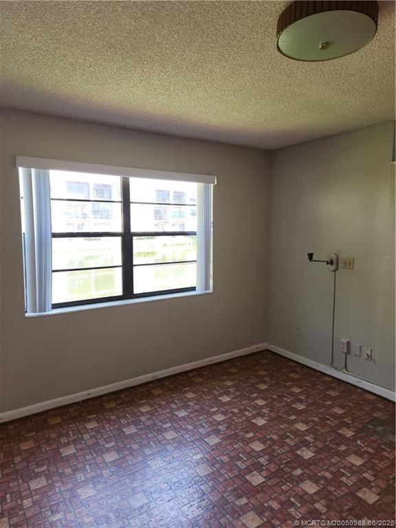 Building Photo - 2050 Oleander Blvd