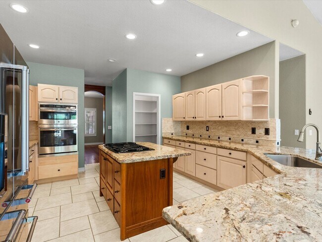 Building Photo - Fieldcreek Gem