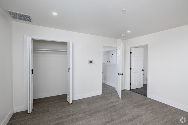 1BR, 1BA - Bedroom - 484 Main St