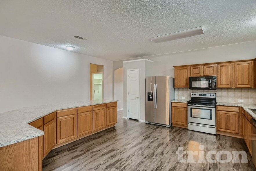 Building Photo - 5720 Colorado Ct