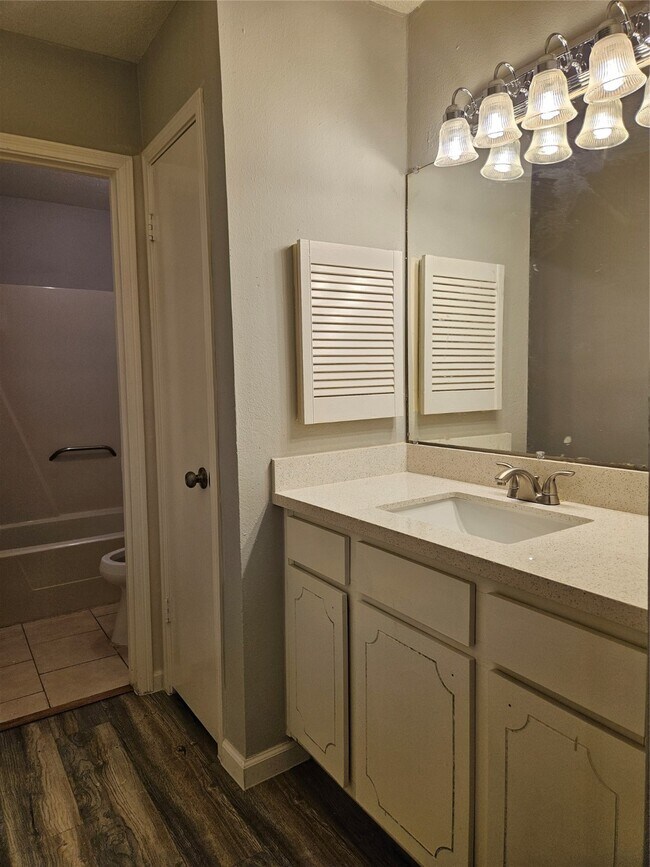 Building Photo - 5711 Sugar Hill Dr