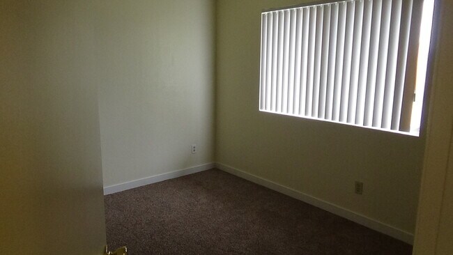 Bed2 - 1117 Seabreeze Way