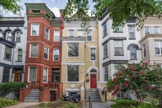 Building Photo - Available Now! Massive, Recently Renovated...