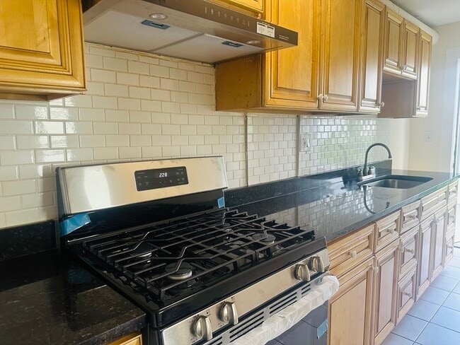 Building Photo - 230 Fayette St