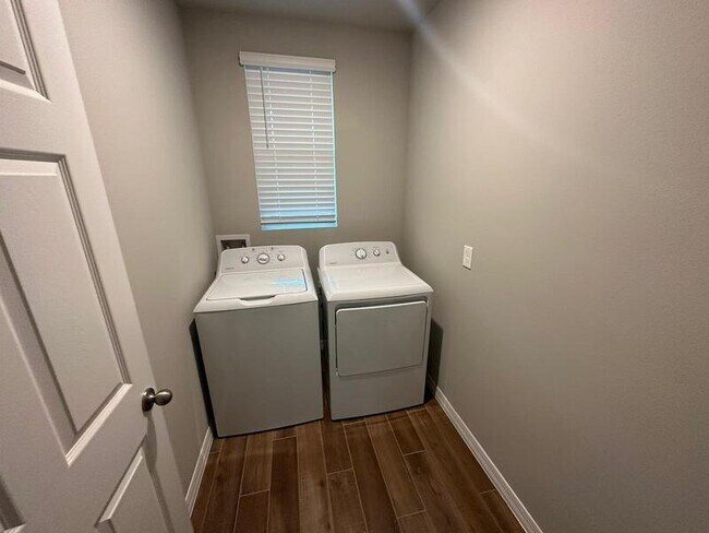 Building Photo - 5276 Luke Hammock St