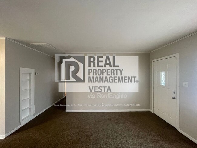 Building Photo - 4342 Pinedale Dr