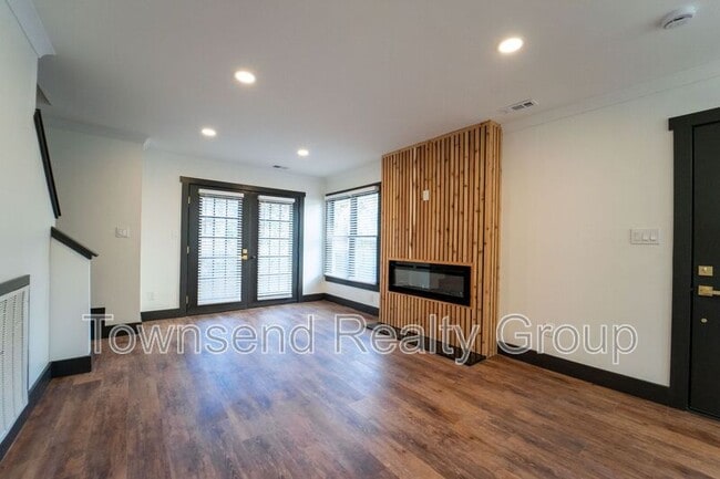 Building Photo - 3150 Driftwood Dr