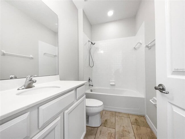 Building Photo - 1136 Merion Dr