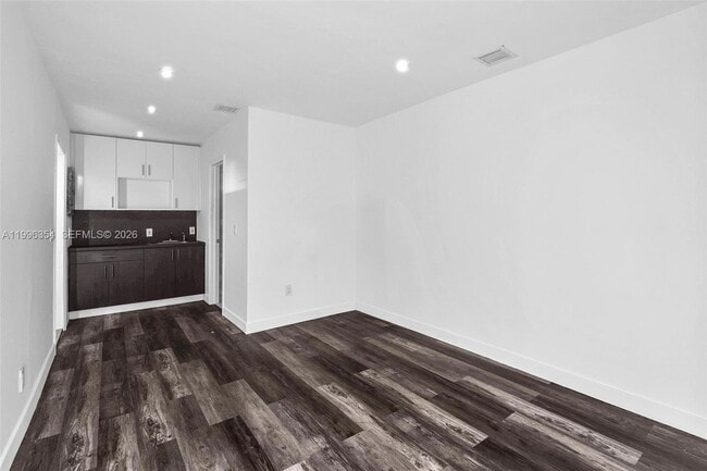 Building Photo - 6640 Evergreen Dr