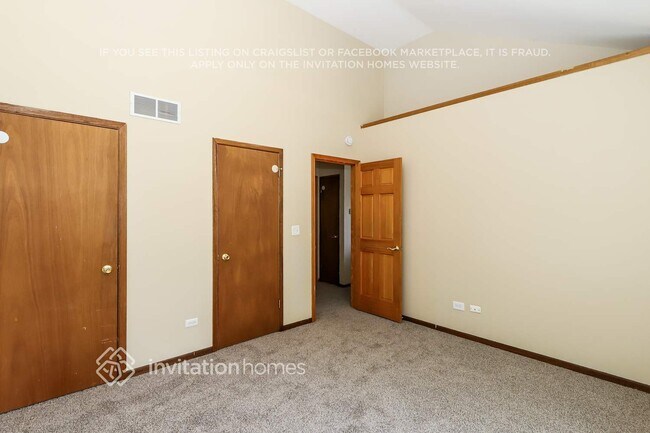 Building Photo - 833 N Elmwood Dr