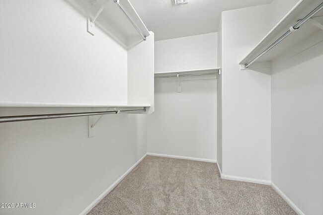 Building Photo - 6135 E Paradise Ln