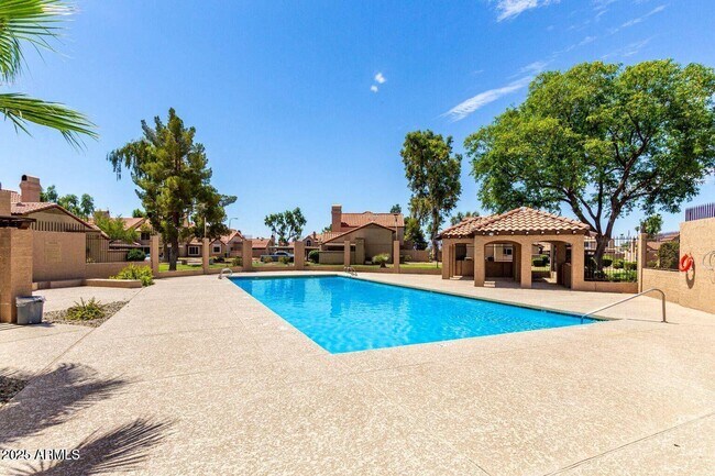 Building Photo - 4601 N 102nd Ave