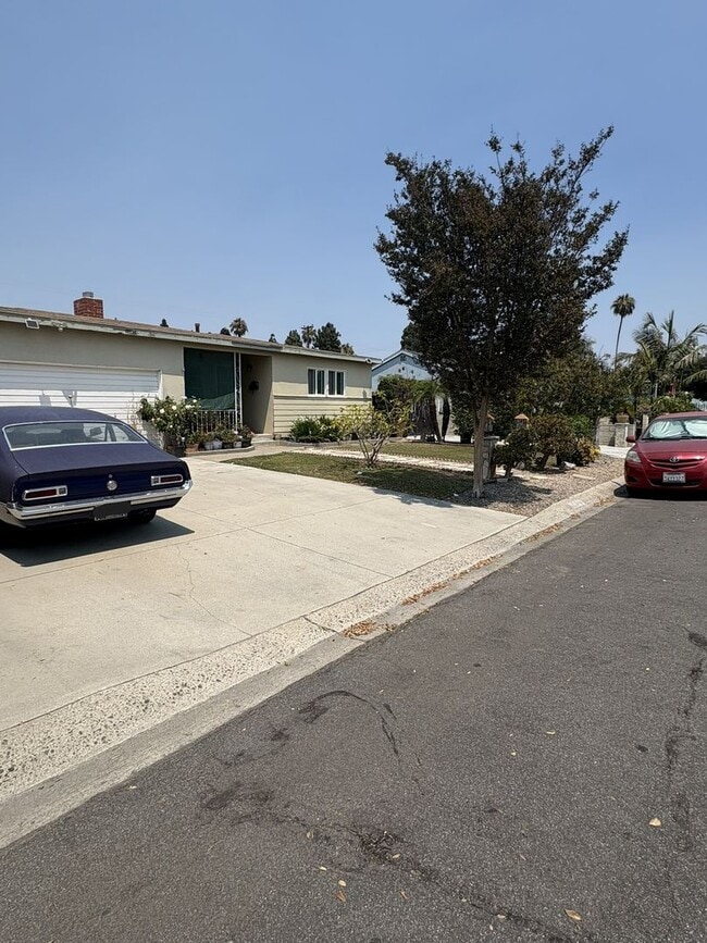 Building Photo - Showing Times: to schedule a viewing, plea...