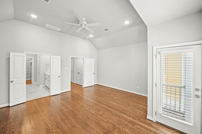 Building Photo - 611 W 24th St