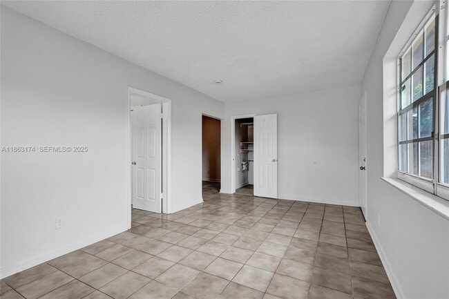 Building Photo - 2525 Superior St