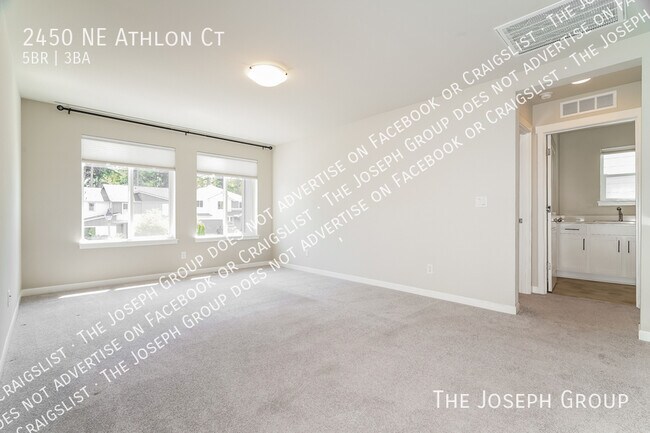 Building Photo - 2450 NE Athlon Ct