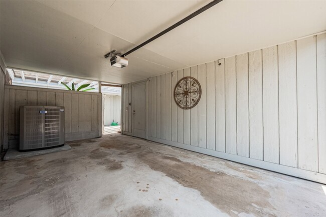 Building Photo - 2063 Winrock Blvd