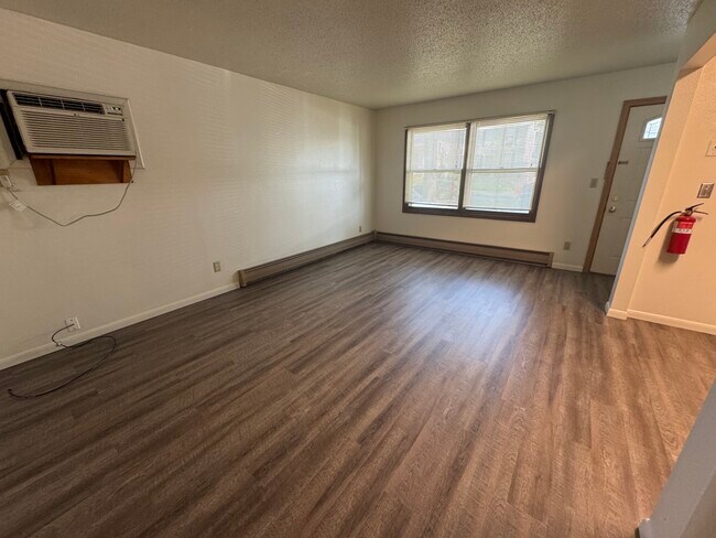 Building Photo - 429