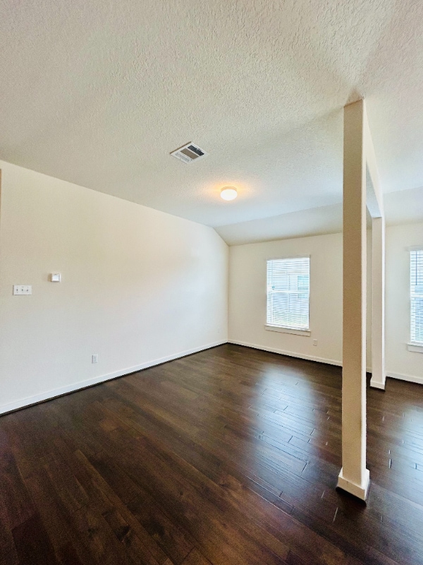 Building Photo - 741 Carol Dr