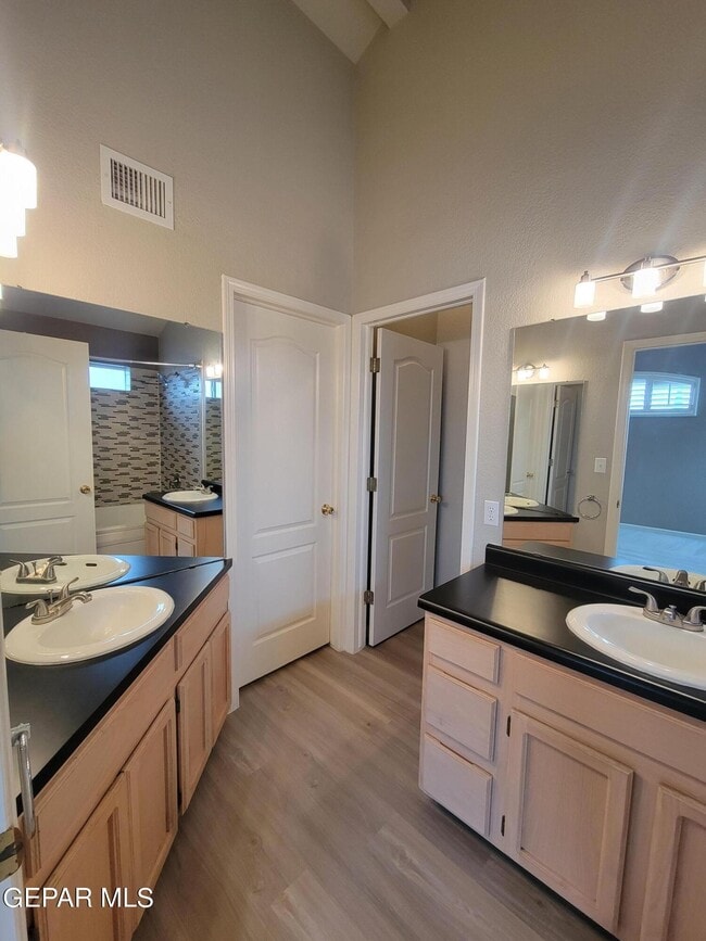Building Photo - 7225 Tierra Taos Dr