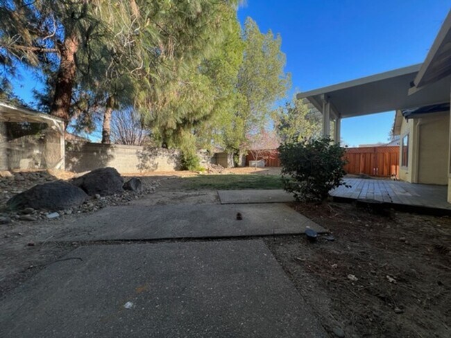 Building Photo - Charming 3 Bedroom 2 Bath with Large Backyard on Corner lot