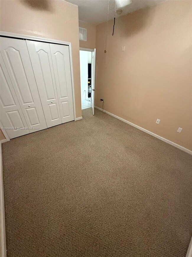 Building Photo - 5252 Cane Island Loop