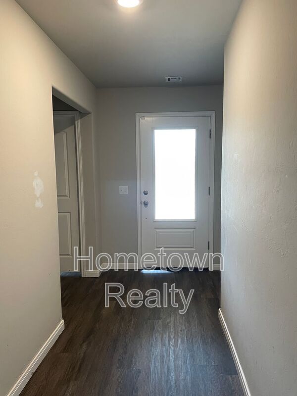 Building Photo - 1712 Vermilion Ln