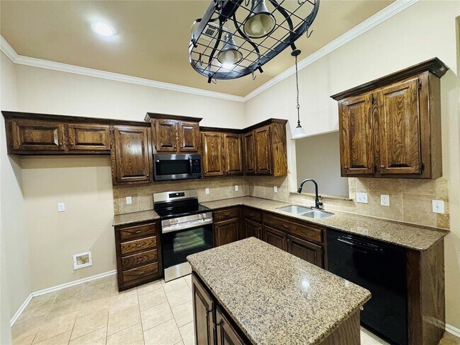 Building Photo - 8121 Hillers Rd