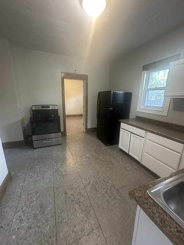 Building Photo - 3244 W 92nd St