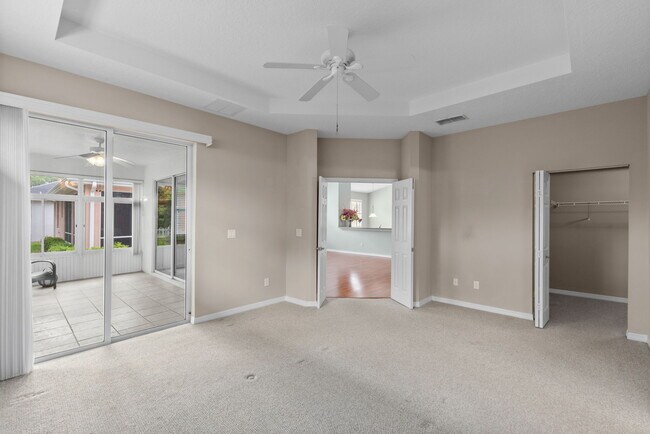 Building Photo - 800 Crestwood Dr