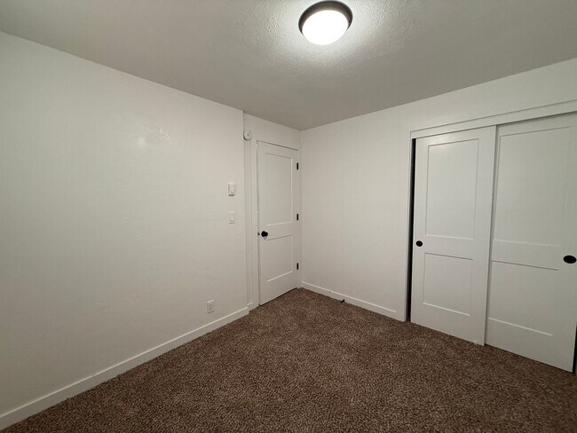 Building Photo - 4012so