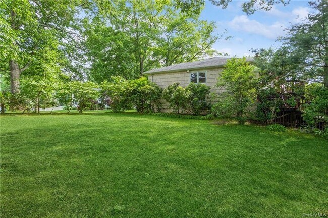 Building Photo - 2 Merion Dr