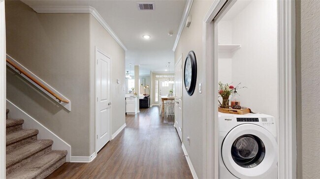 Building Photo - 2155 Big River St