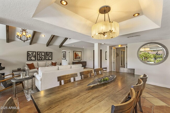 Building Photo - 7620 E Vía Del Placito