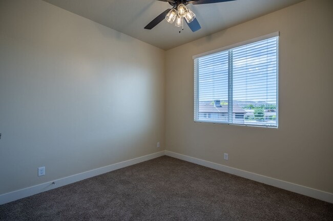 Building Photo - Brand New Townhome Near Utah Tech